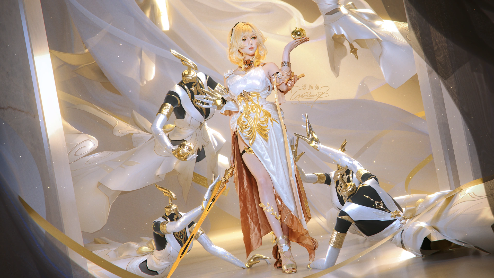 咬一口兔娘阿格莱雅Cos金白礼服全景