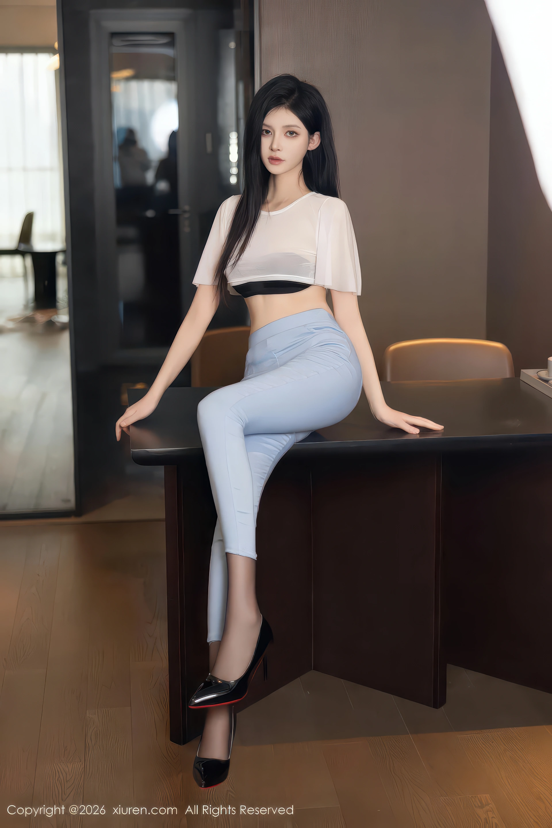 秀人网沈如斯NO11318白色短上衣造型