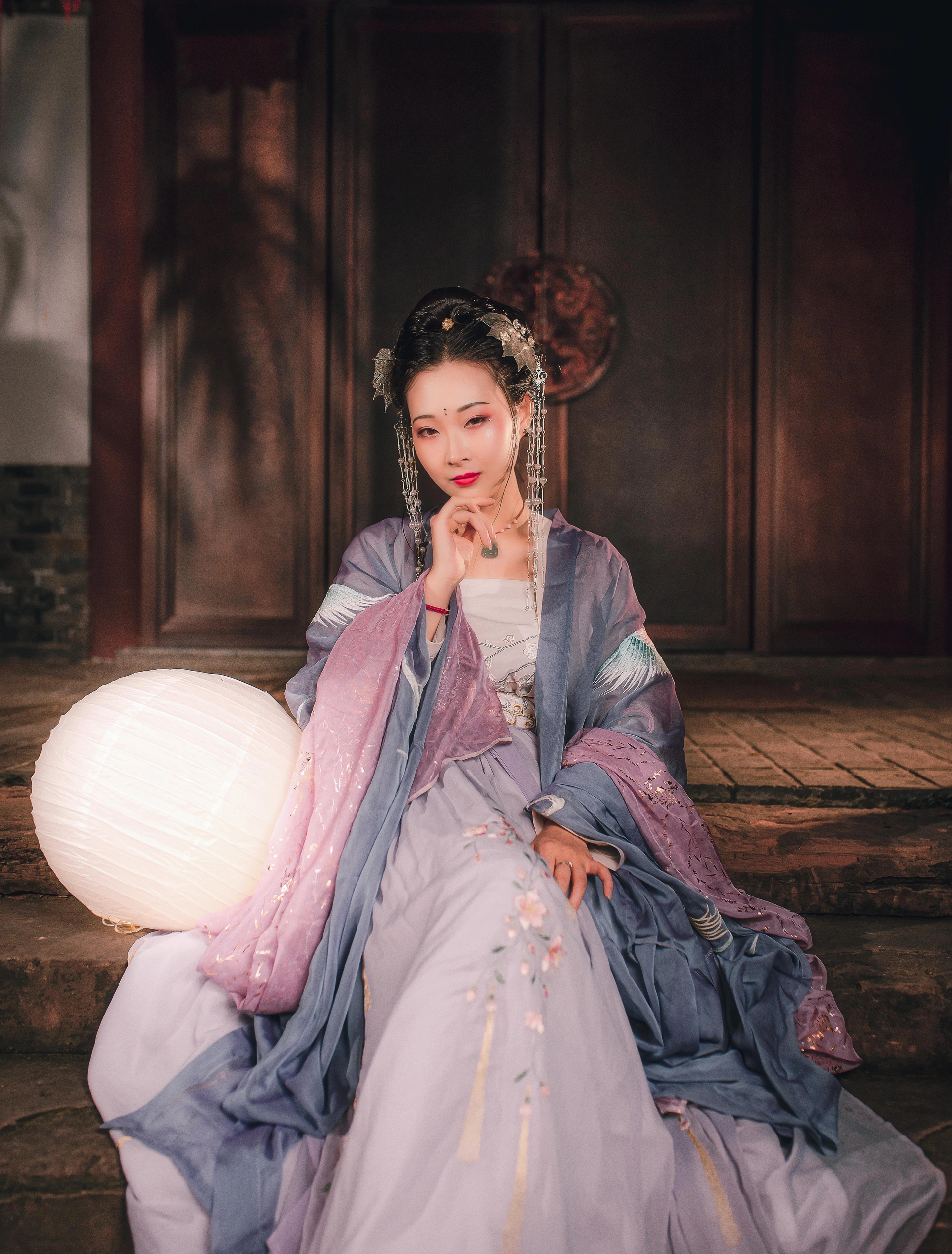 汉服夜景提灯写真