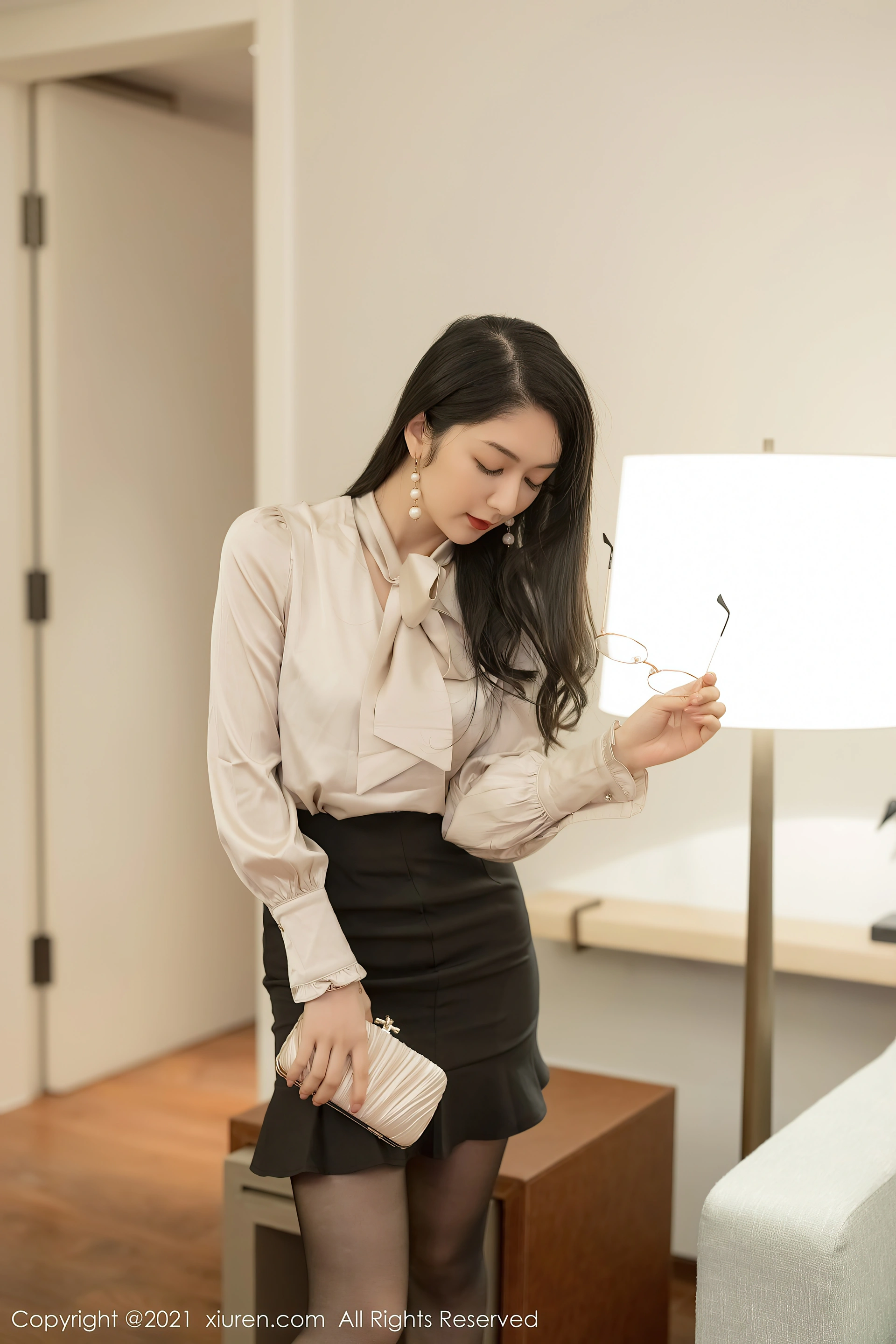 Angela小热巴秀人网室内写真