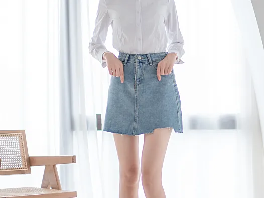 西瓜少女《衬衫牛仔裙》写真：那天阳光刚好，蓝白穿搭很耐看