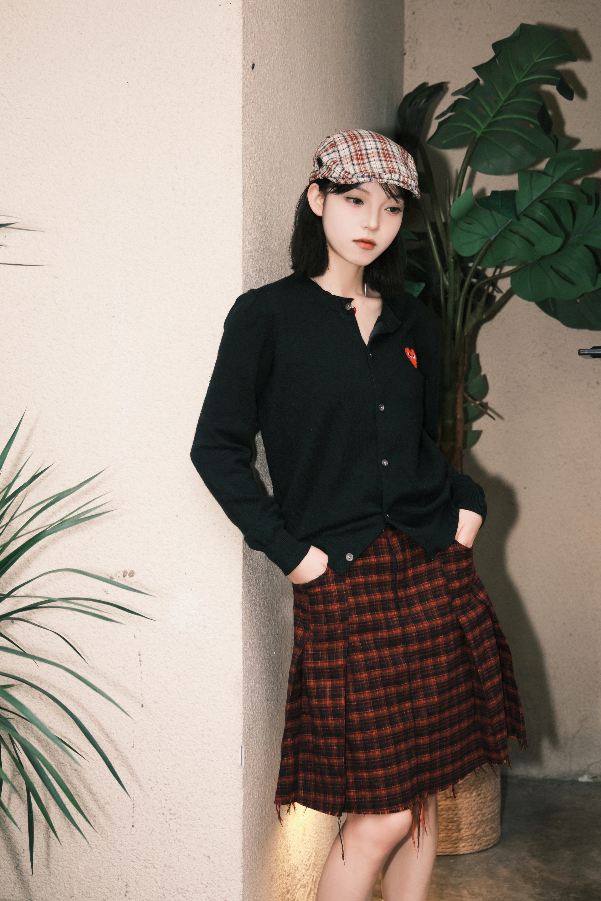 久菜盒子格纹帽复古咖啡馆写真