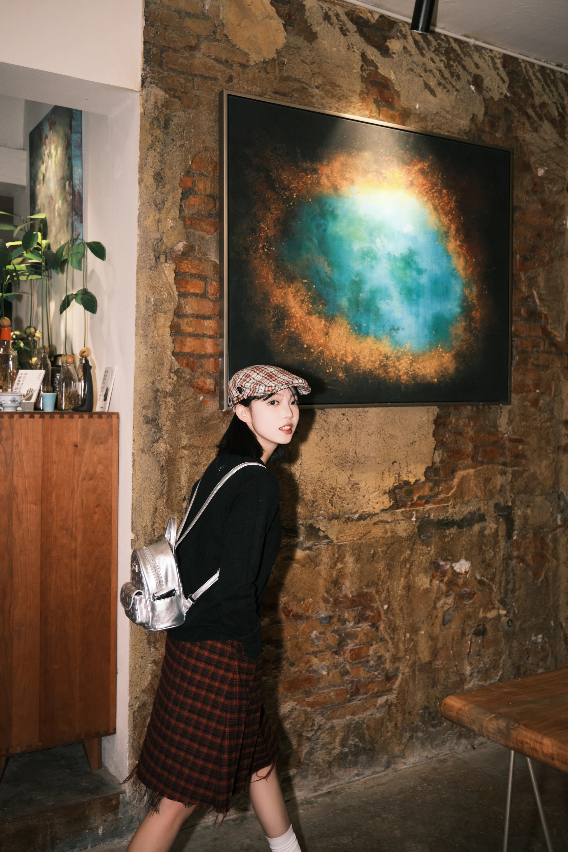 艺图语久菜盒子旧砖墙咖啡馆写真