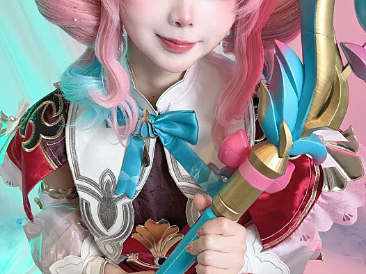 ChuChuMAGIC《Hyacinthia》COS写真:粉色造型撞上彩色角色装