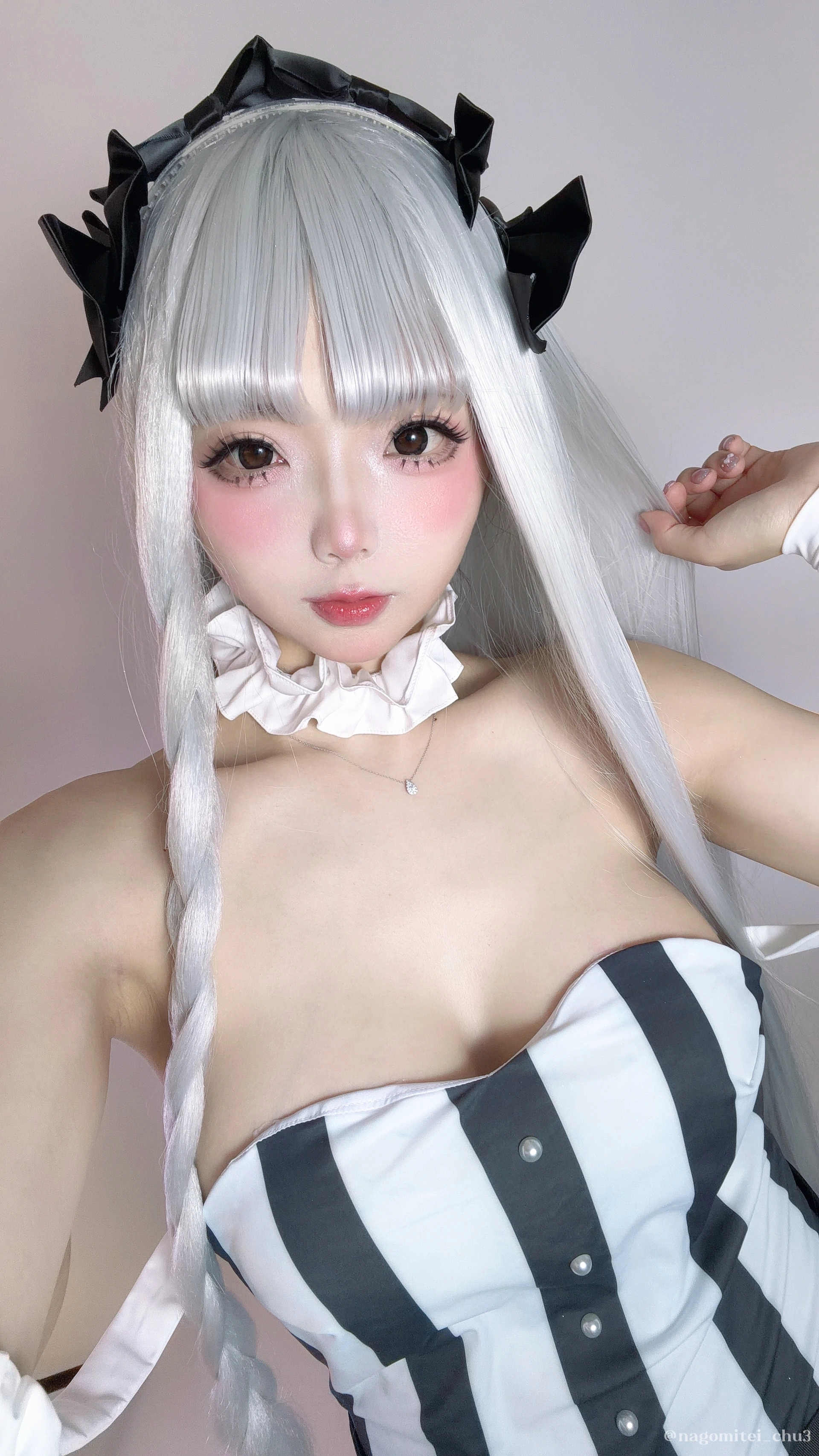 Francesca Prelati 黑白女仆风写真