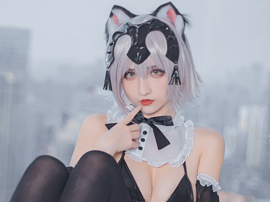 rioko凉凉子《FGO 黑贞德》图集:冷调盔甲和一点倔强的眼神