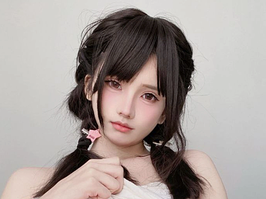 二阶堂《牛仔热裤》写真预览：瓜子脸与双马尾